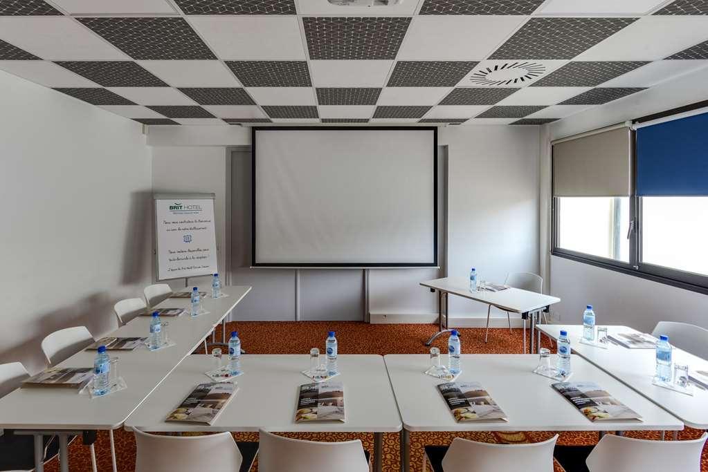 Brit Hotel Rennes Cesson Удобства фото